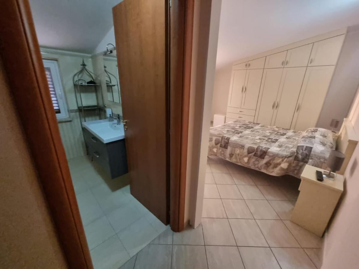 B&B E Casa Vacanza Al Castello Roccella Ionica Bagian luar foto