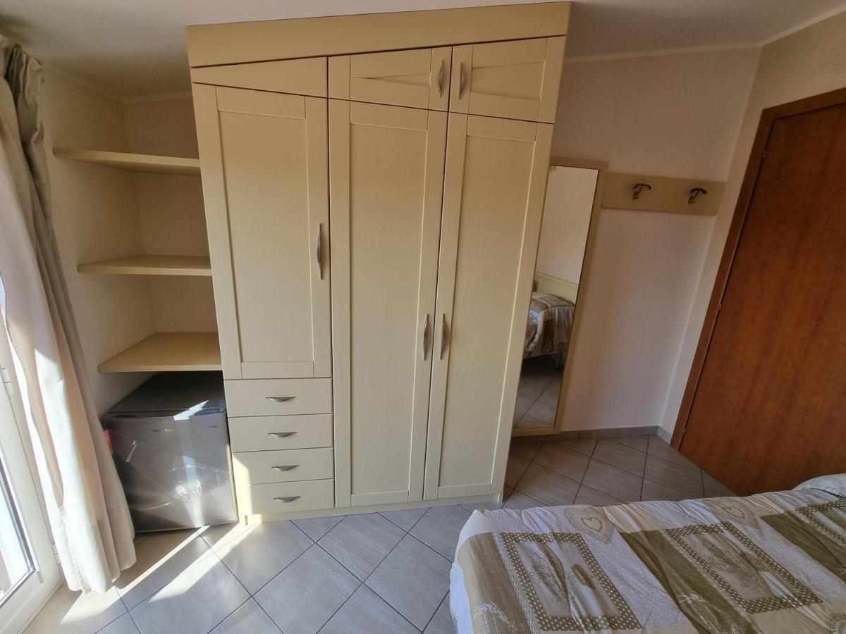 B&B E Casa Vacanza Al Castello Roccella Ionica Bagian luar foto