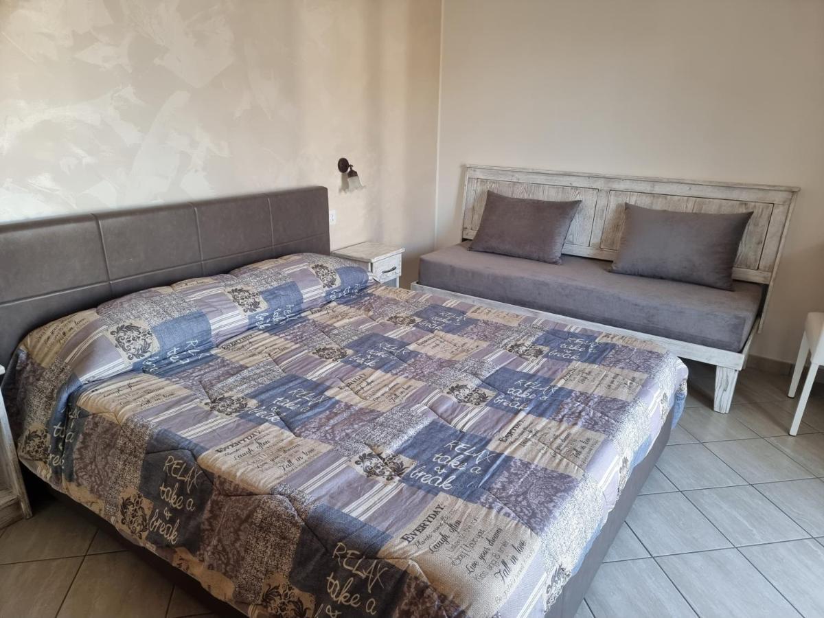 B&B E Casa Vacanza Al Castello Roccella Ionica Bagian luar foto