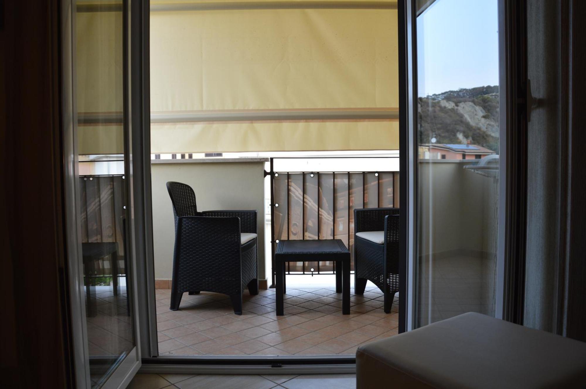 B&B E Casa Vacanza Al Castello Roccella Ionica Bagian luar foto