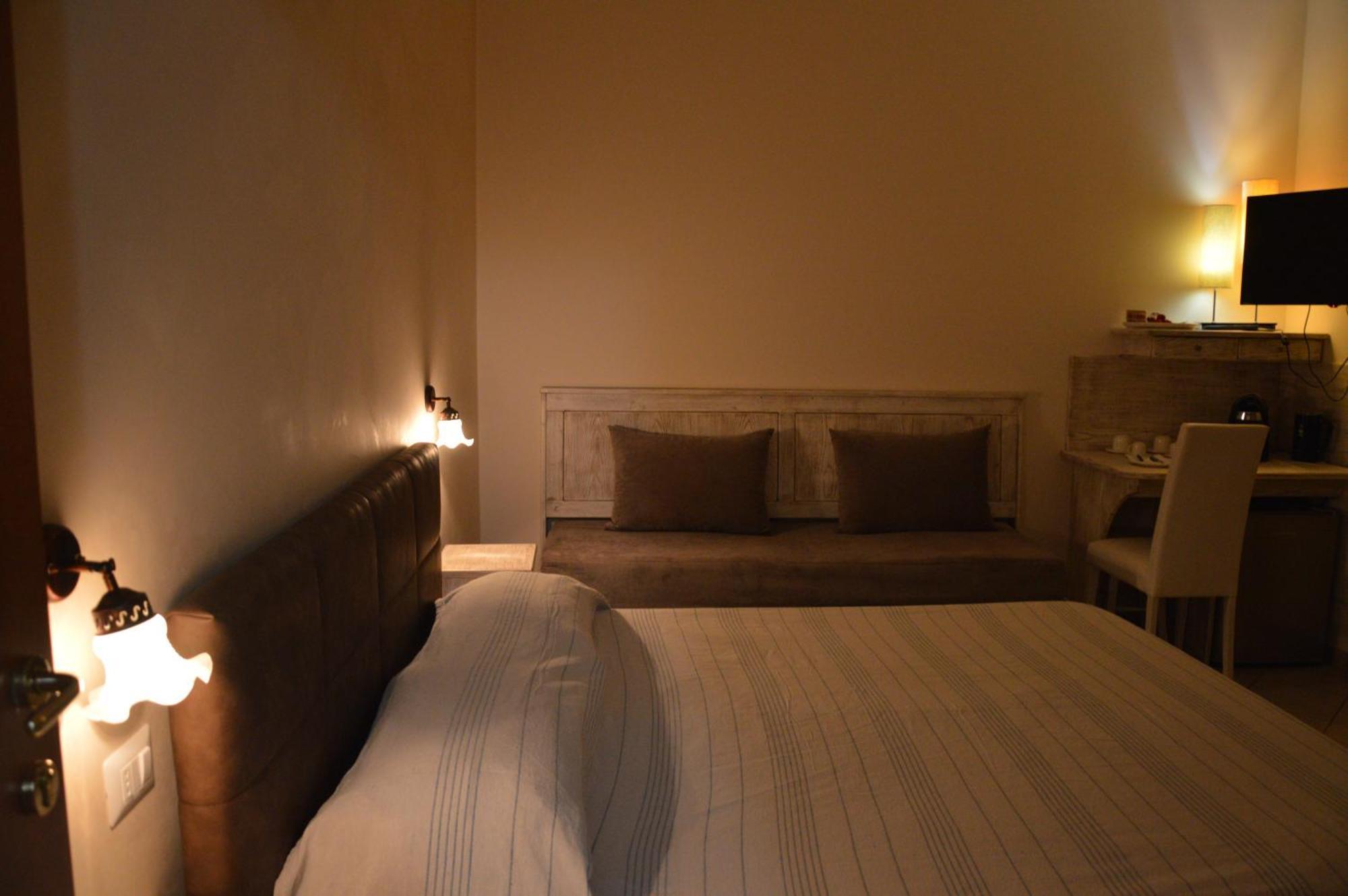B&B E Casa Vacanza Al Castello Roccella Ionica Bagian luar foto