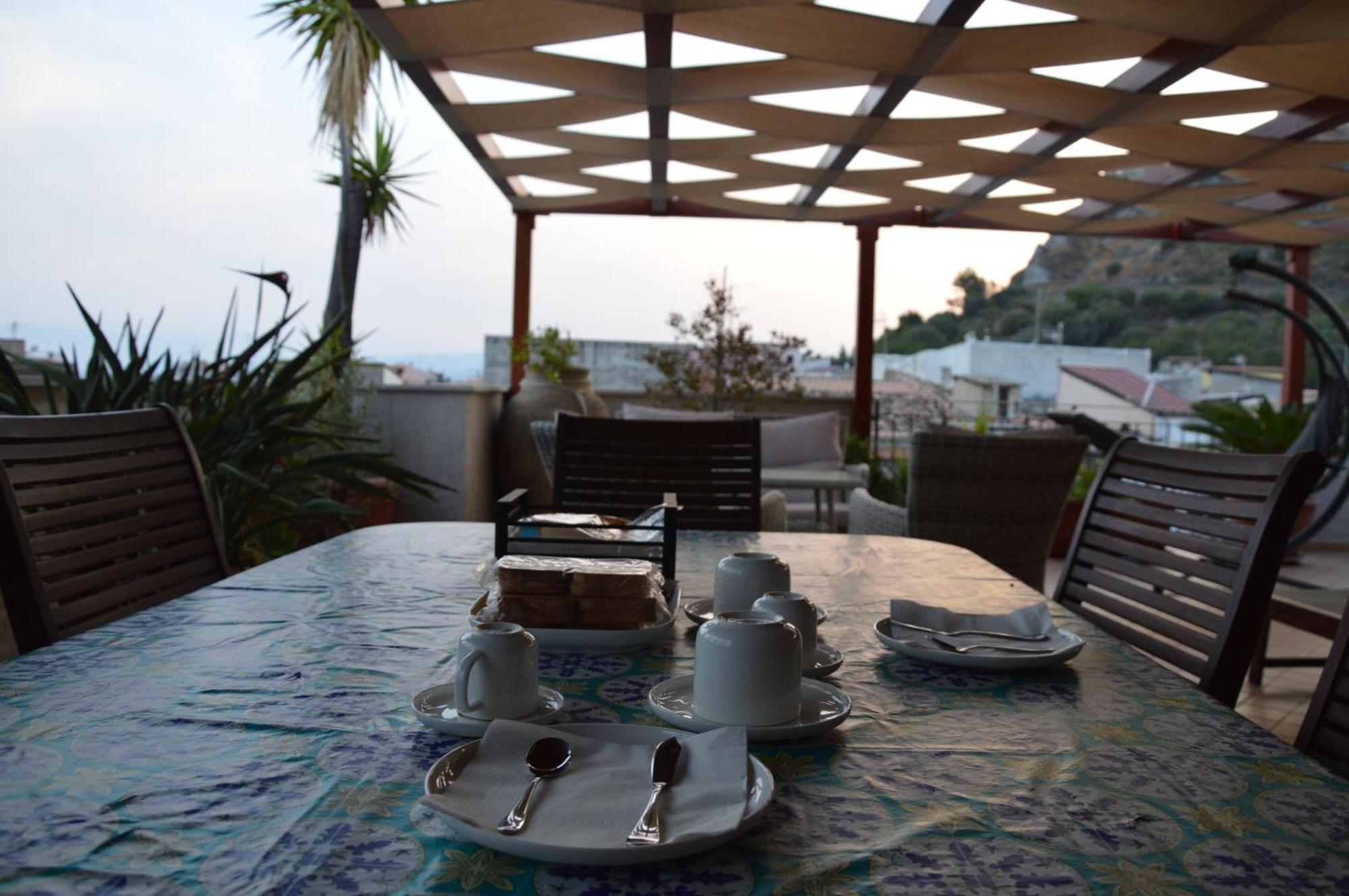 B&B E Casa Vacanza Al Castello Roccella Ionica Bagian luar foto