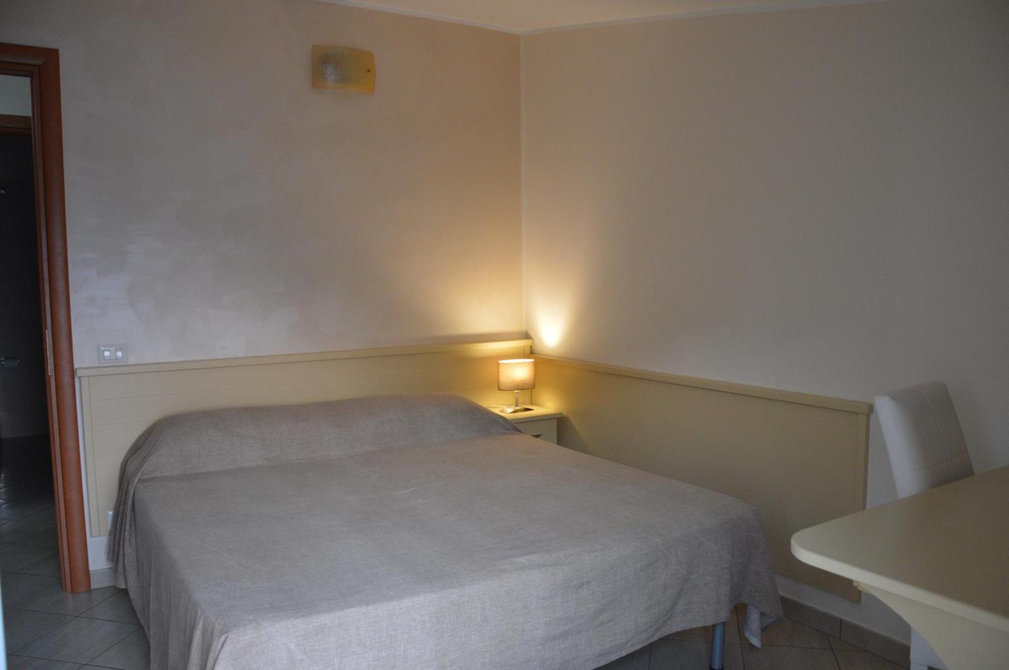 B&B E Casa Vacanza Al Castello Roccella Ionica Bagian luar foto