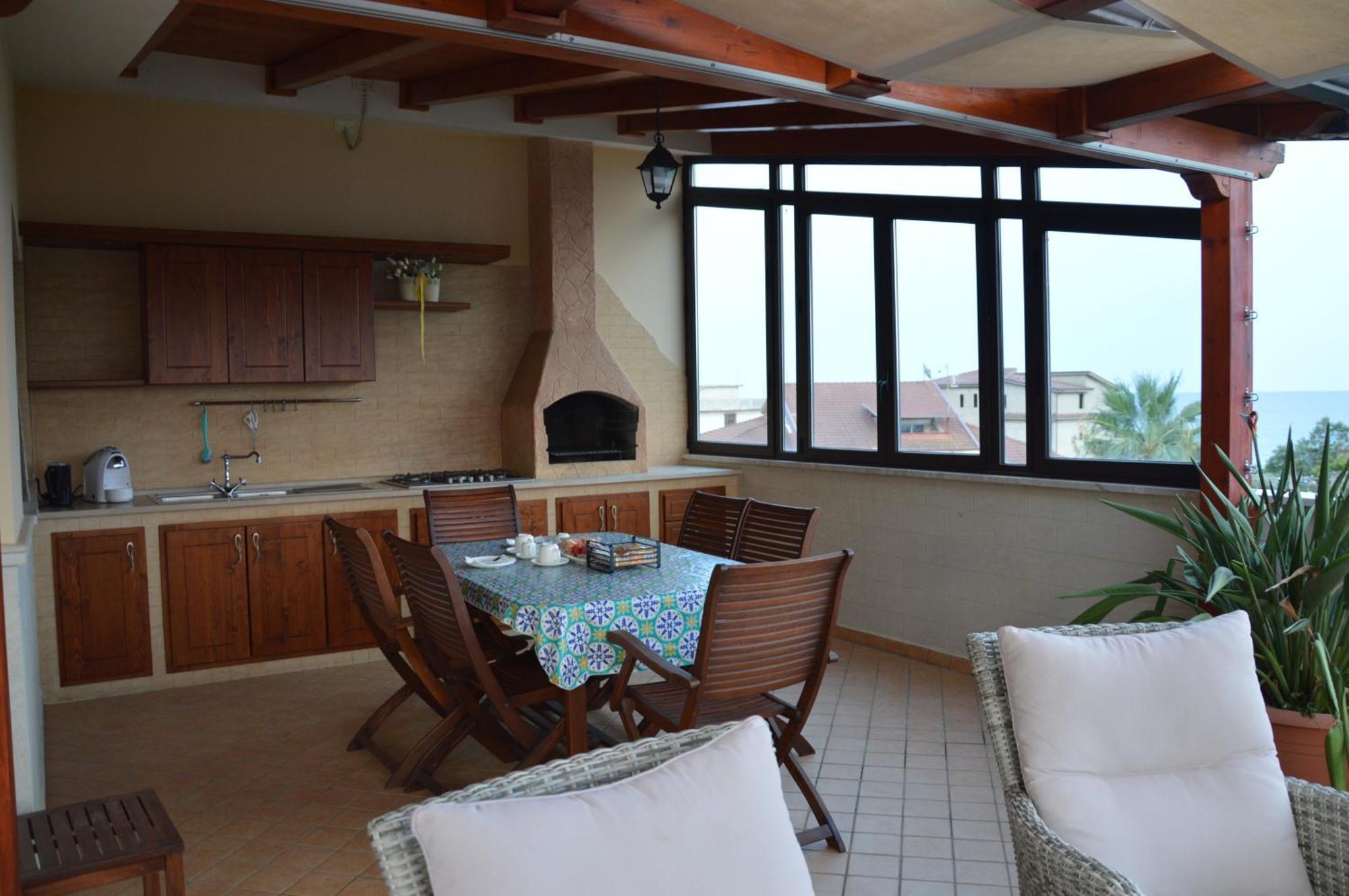 B&B E Casa Vacanza Al Castello Roccella Ionica Bagian luar foto